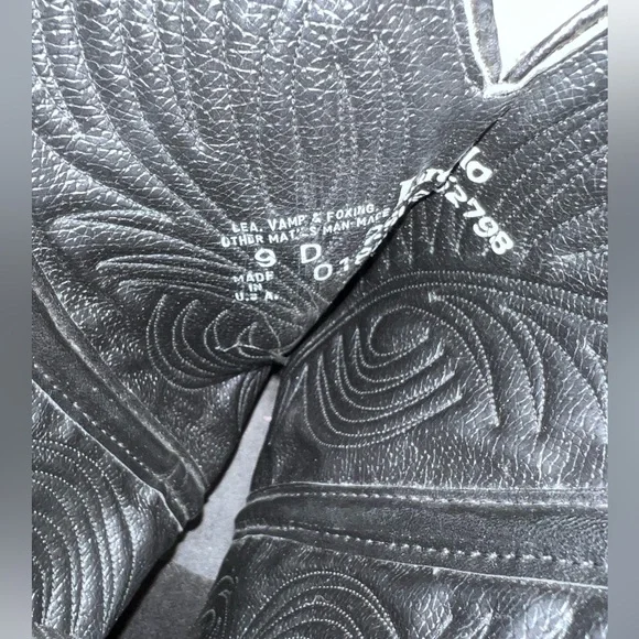 Laredo Brown Heeled Boots - Picture 5 of 8